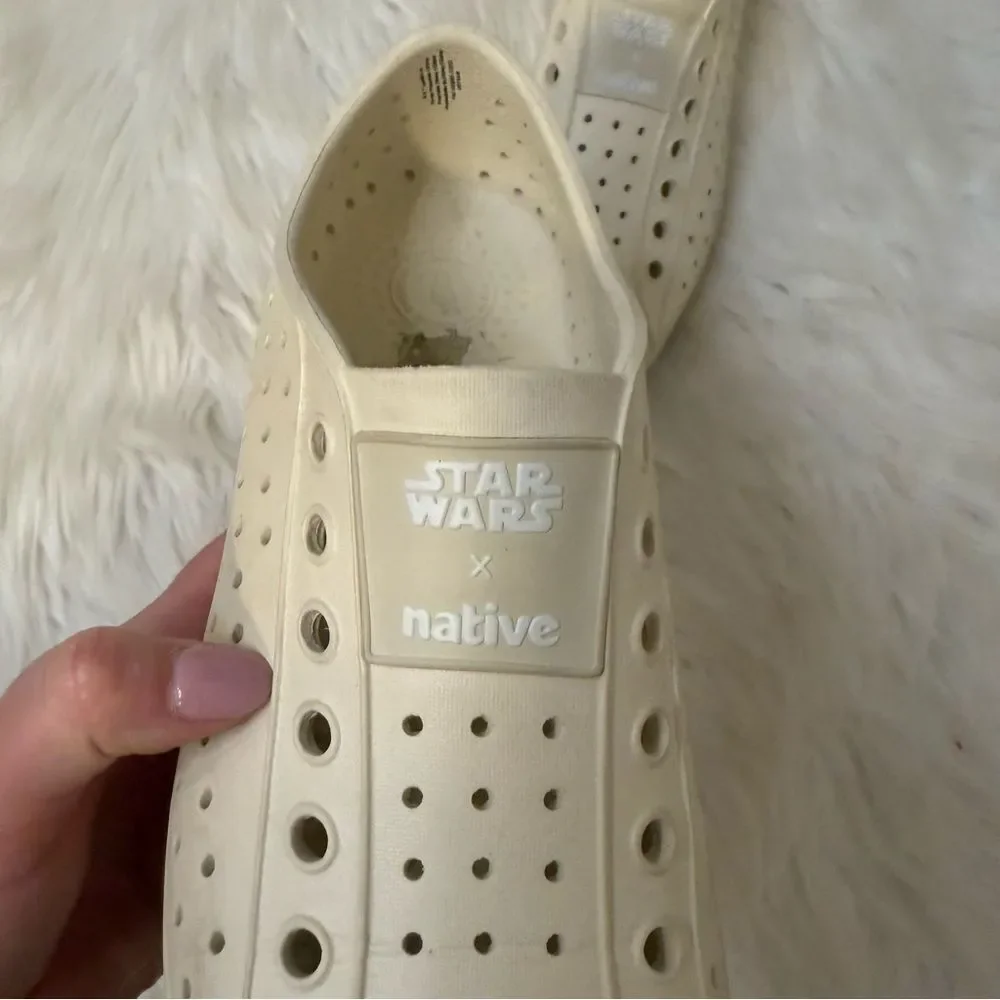 [Native] Unisex Beige Star‎ Wars Slip ons - Size M8 / W10